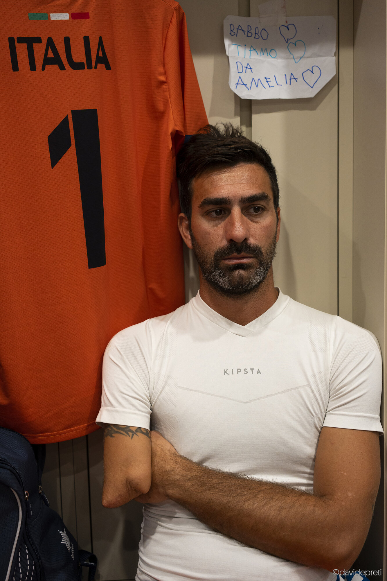 Istanbul, Turkey — October 6, 2022.

Italian goalkeeper Daniel Priami focusing before the start of a match at the Amputee Football World Cup.
